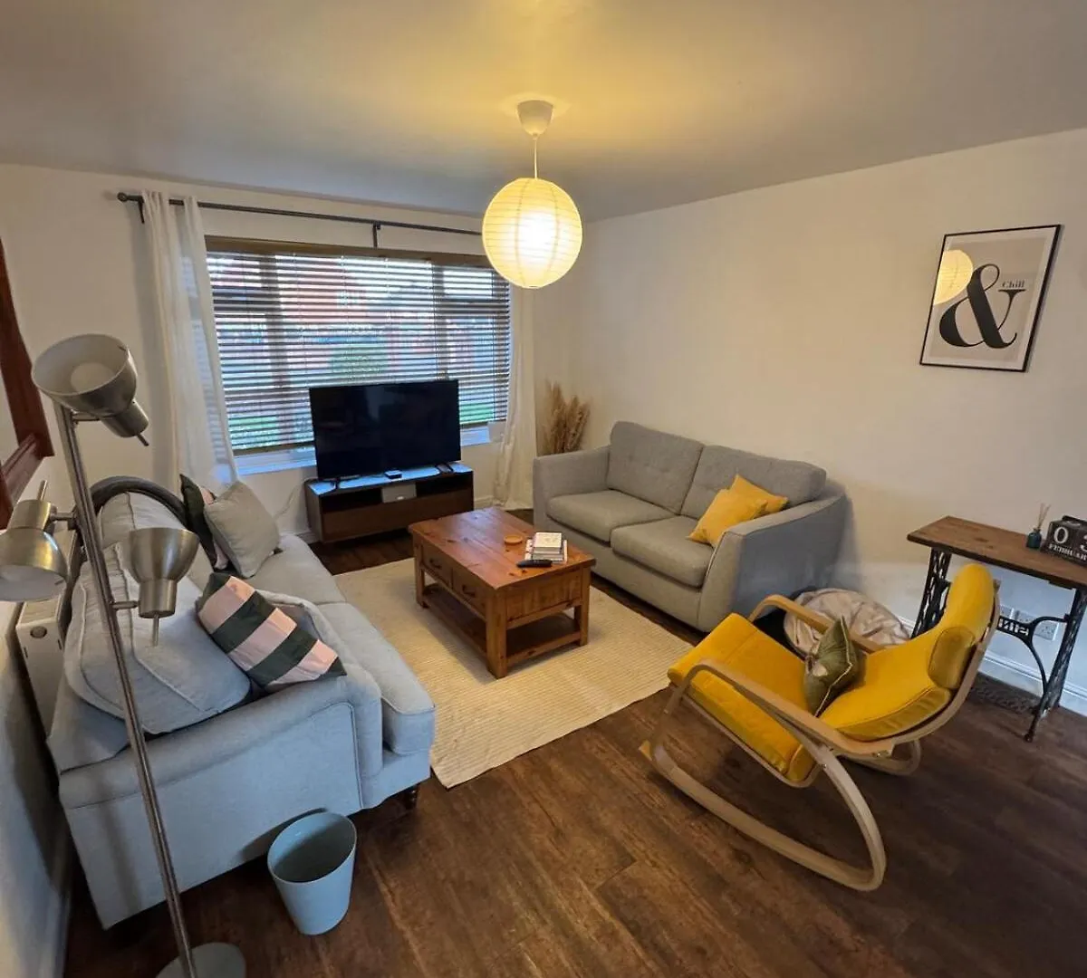 Light, Spacious & Simplistic 3 Bed Home 엑서터 영국